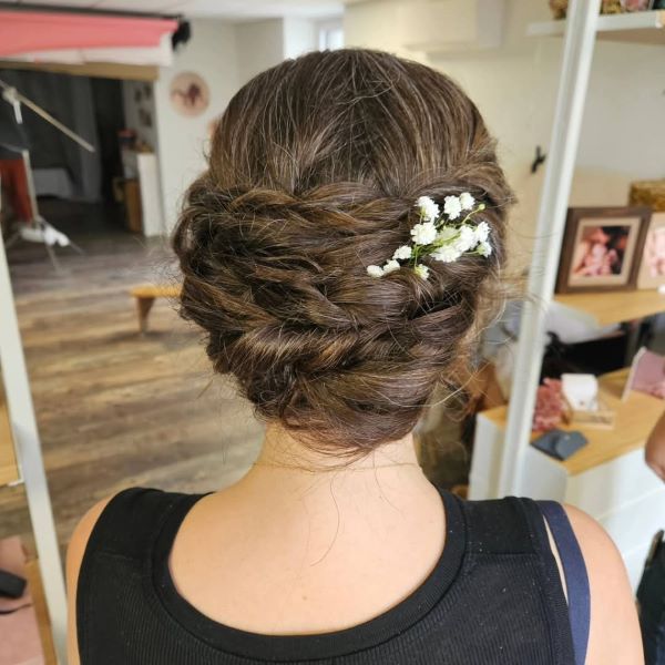 Coiffure invitée marié chignon torsade