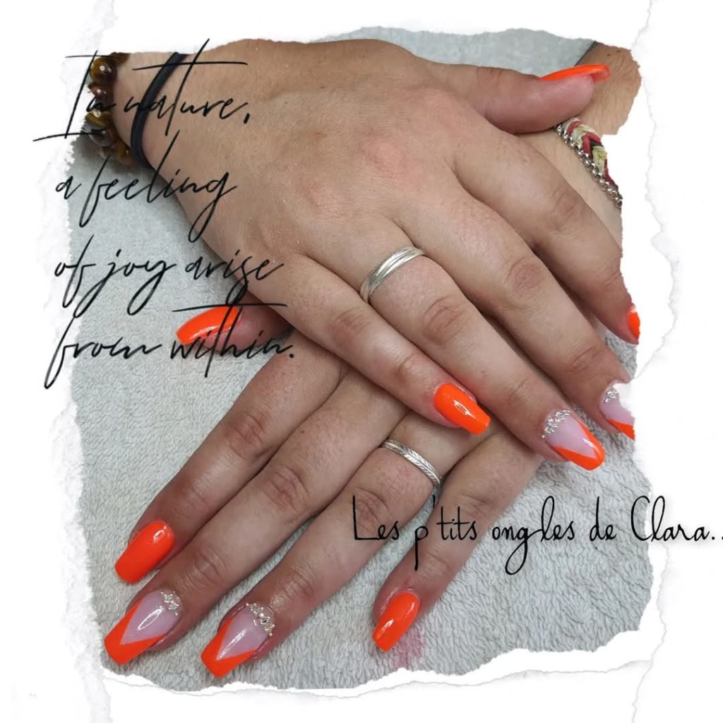 Ongles mains résine semi permanent fluo orange