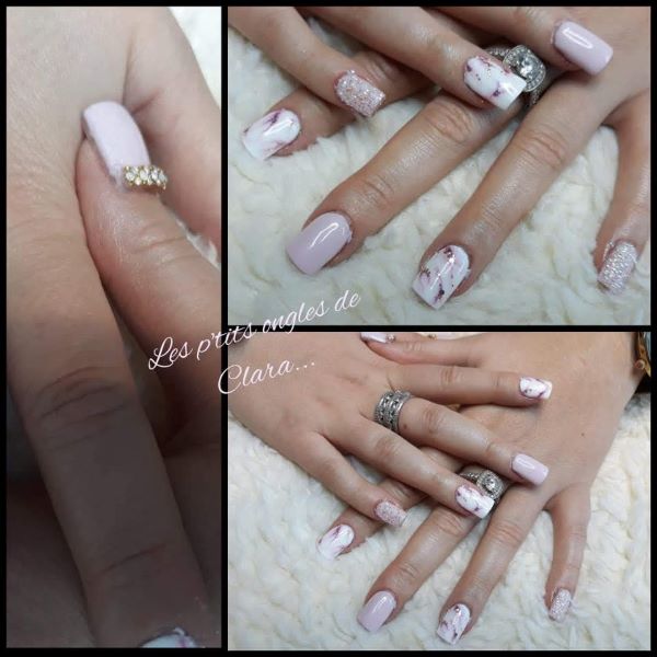 Les Ongles par Clara 2 Ongles mains résine semi permanent rose marbrée