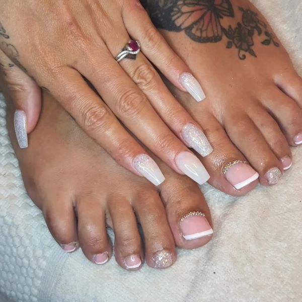 ongles main résine pieds capsules french